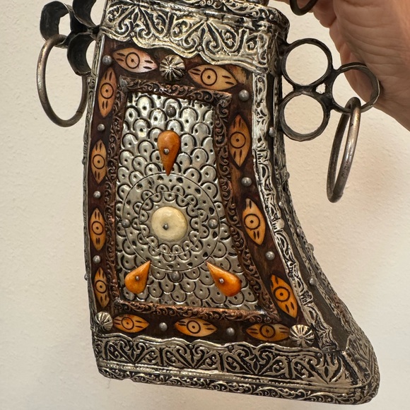 Antique Moroccan Tribal Gun Powder Flask / Case Hand Hammered With Bone Neck - Picture 3 of 16